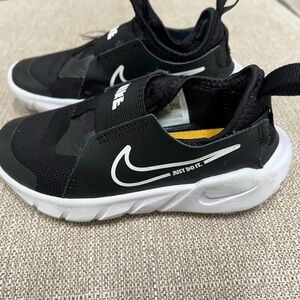 Toddler’s Nike Sneakers